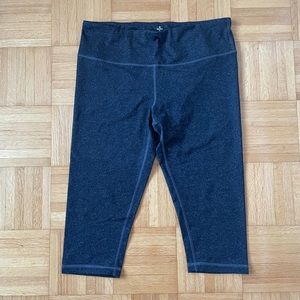 Titika Cropped Leggings